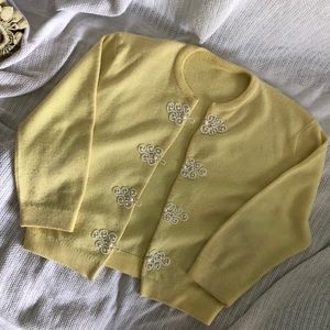 Vintage yellow sweater